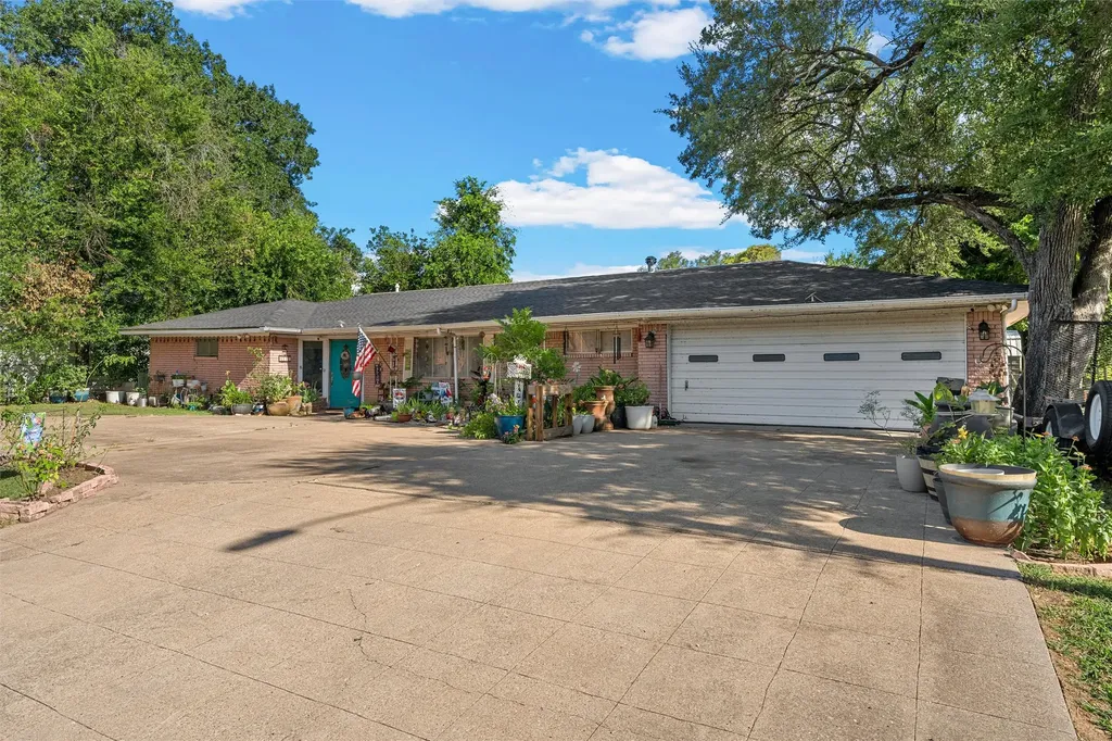 204 Oakland Place Marlin TX 76661