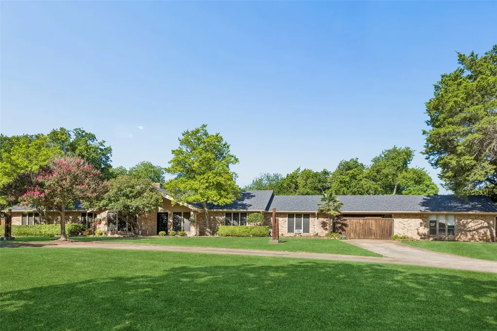 1303 Heather Glen Street Duncanville TX 75137