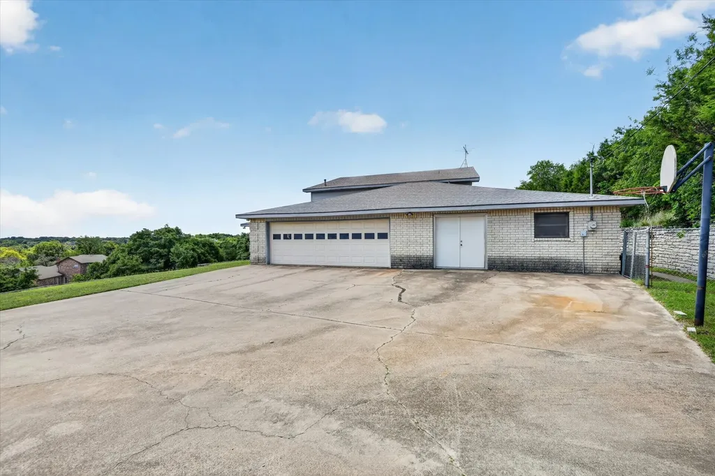 108 Lake Circle Court Weatherford TX 76087