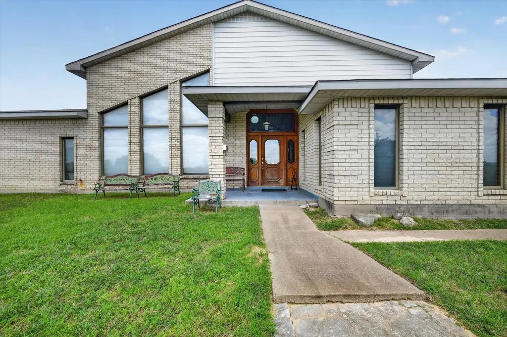 108 Lake Circle Court Weatherford TX 76087