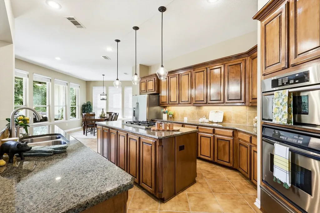 964 Fall Creek Grapevine TX 76051