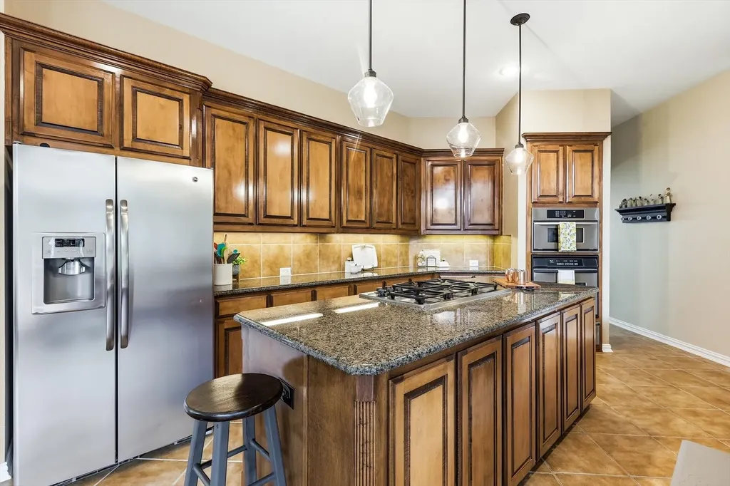 964 Fall Creek Grapevine TX 76051