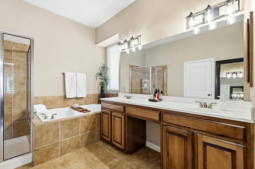 964 Fall Creek Grapevine TX 76051