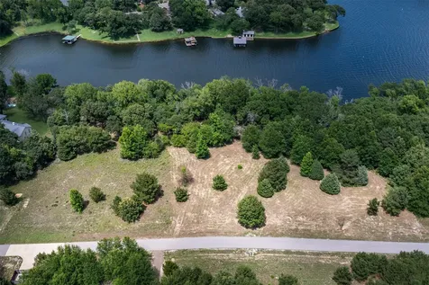 7 Windward Court Athens TX 75752