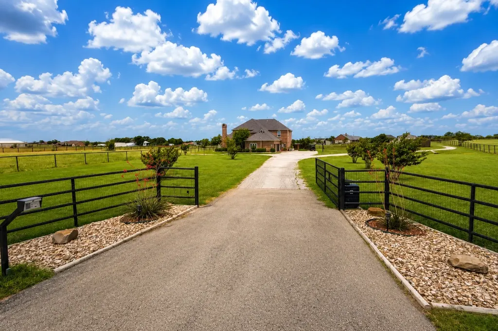 1613 Schober Road Northlake TX 76226