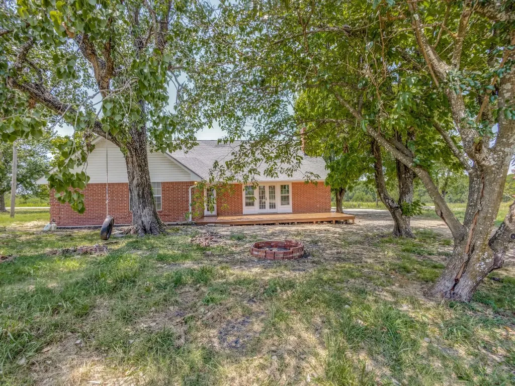 A Fm 904 S Es Pecan Gap TX 75469