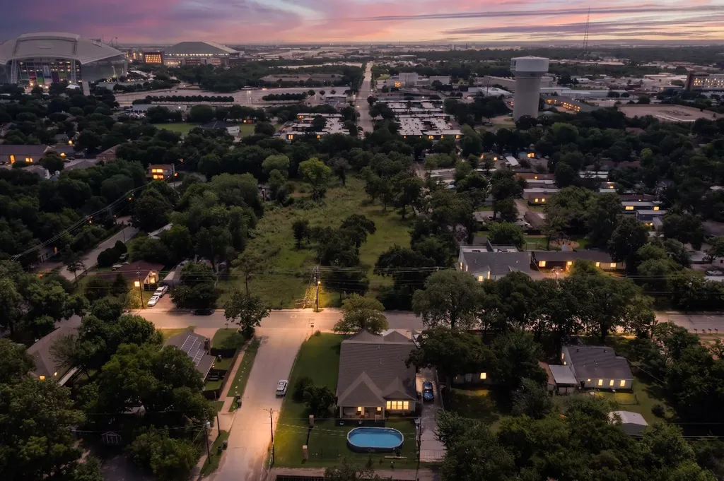 433 N East Street Arlington TX 76011