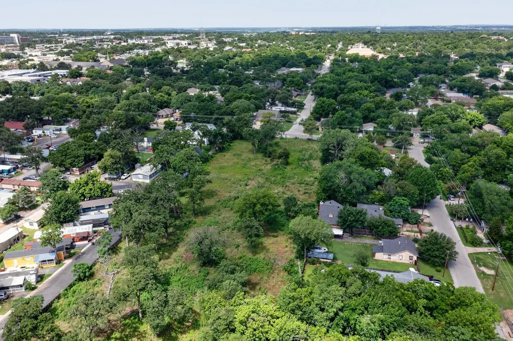 433 N East Street Arlington TX 76011
