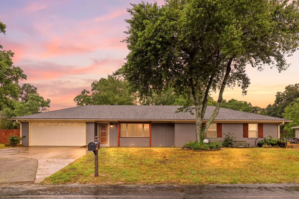 3217 Libbie Street Tyler TX 75707