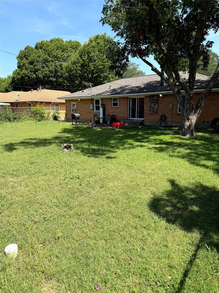 532 Lindenwood Drive Lancaster TX 75134
