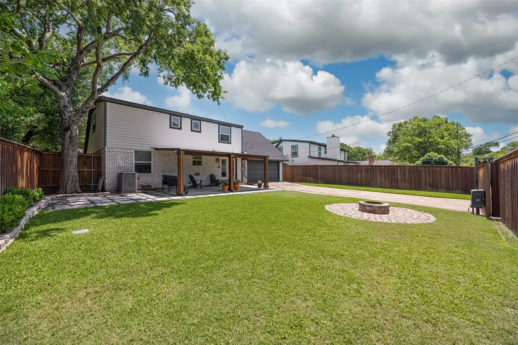 1537 Mapleton Drive Dallas TX 75228