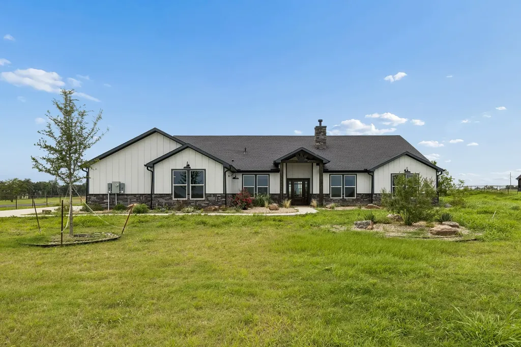 835 Club Lake Road Whitesboro TX 76273