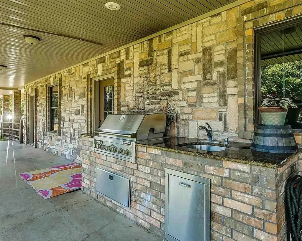 499 Ford Road Bowie TX 76230