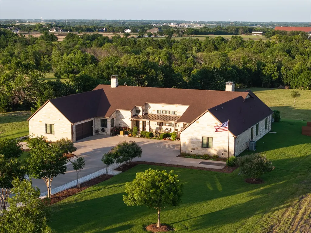 1880 Lone Star Road Celina TX 75009