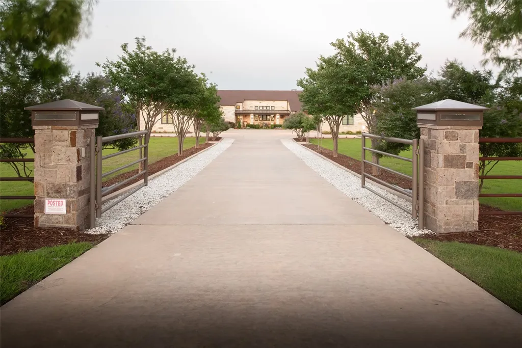 1880 Lone Star Road Celina TX 75009