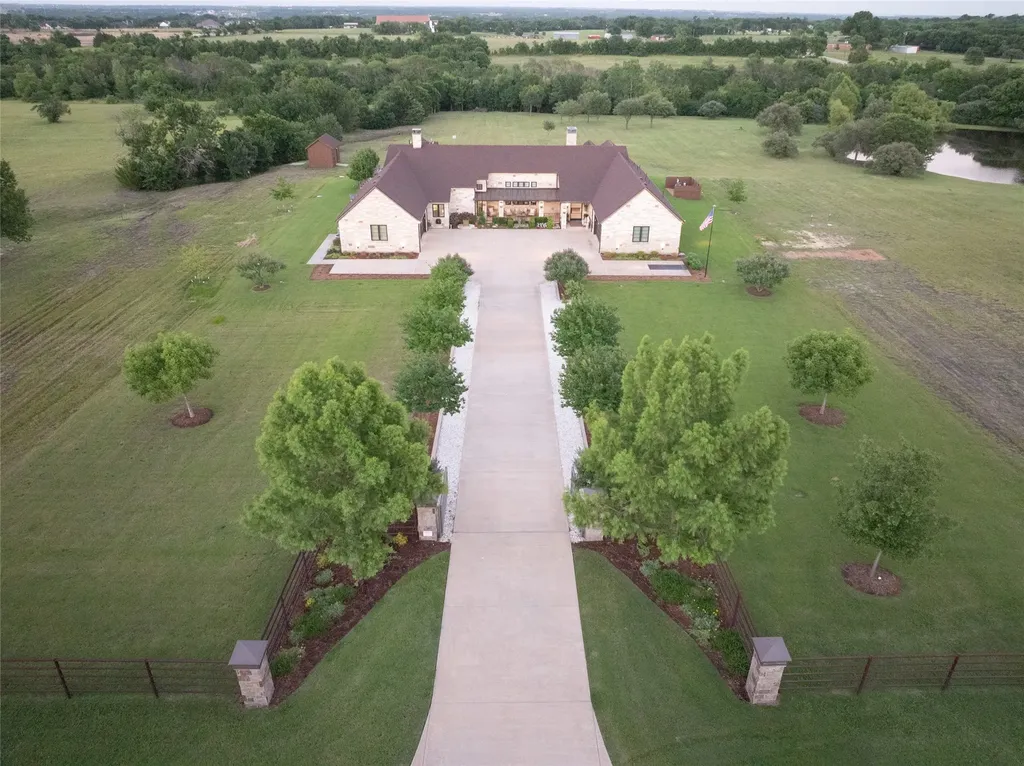 1880 Lone Star Road Celina TX 75009