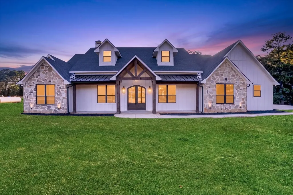2388 Lansing Switch Road Longview TX 75602
