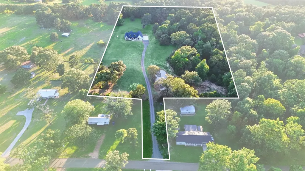 2388 Lansing Switch Road Longview TX 75602