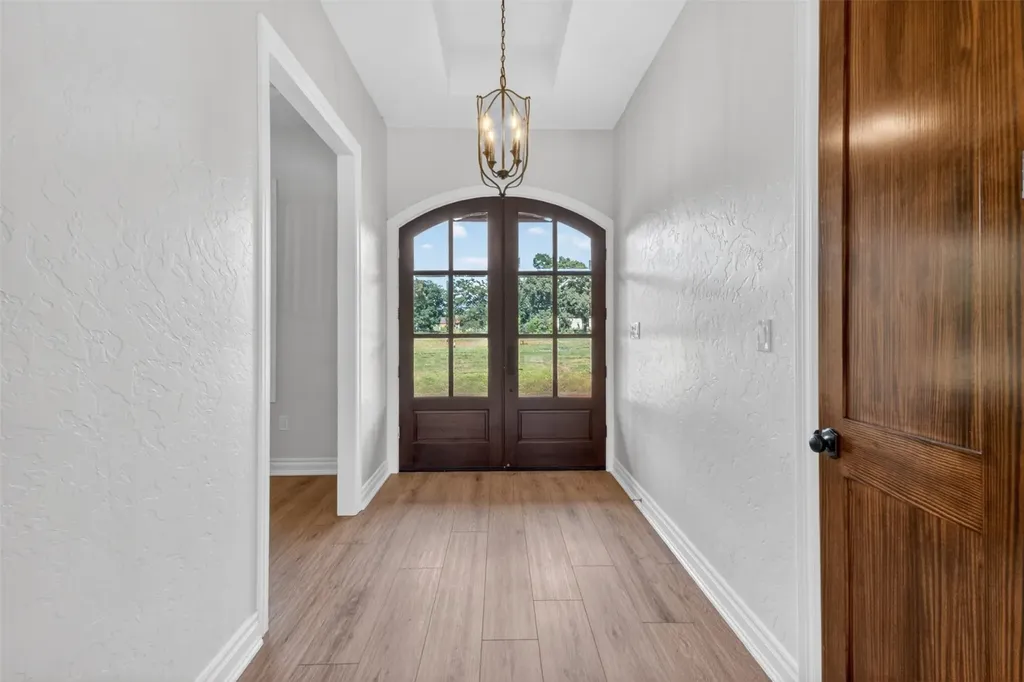 2388 Lansing Switch Road Longview TX 75602