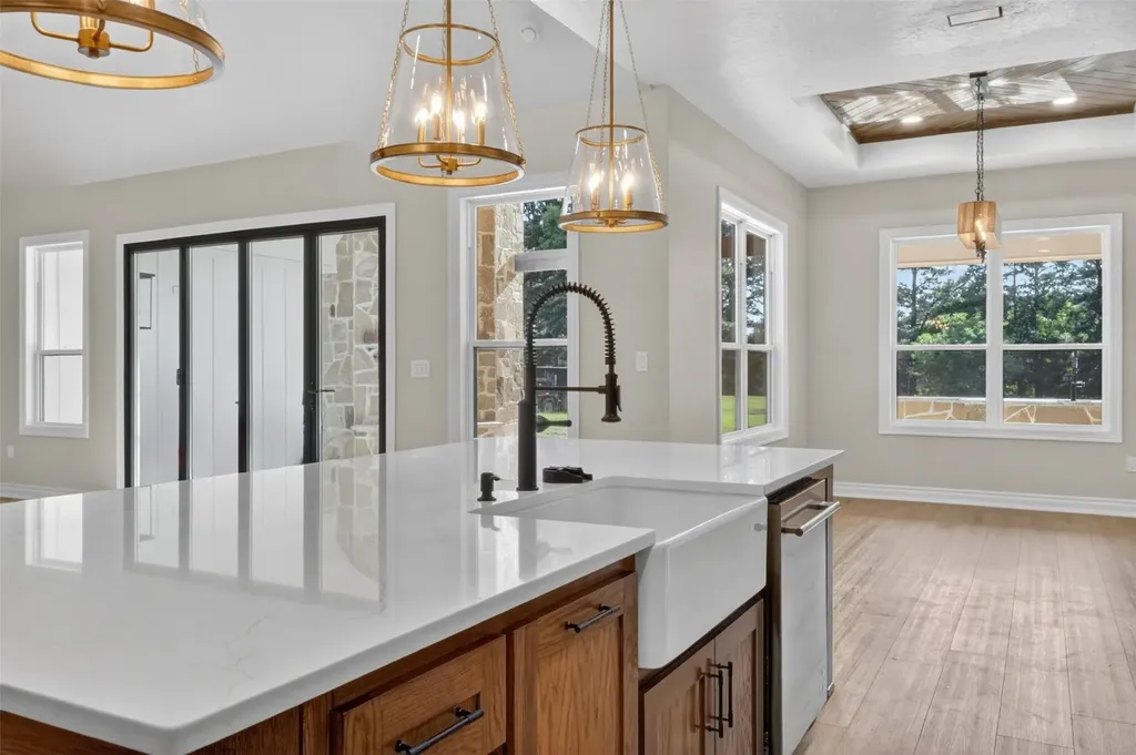 2388 Lansing Switch Road Longview TX 75602