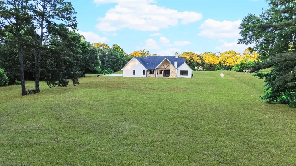 2388 Lansing Switch Road Longview TX 75602