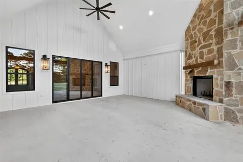 2388 Lansing Switch Road Longview TX 75602