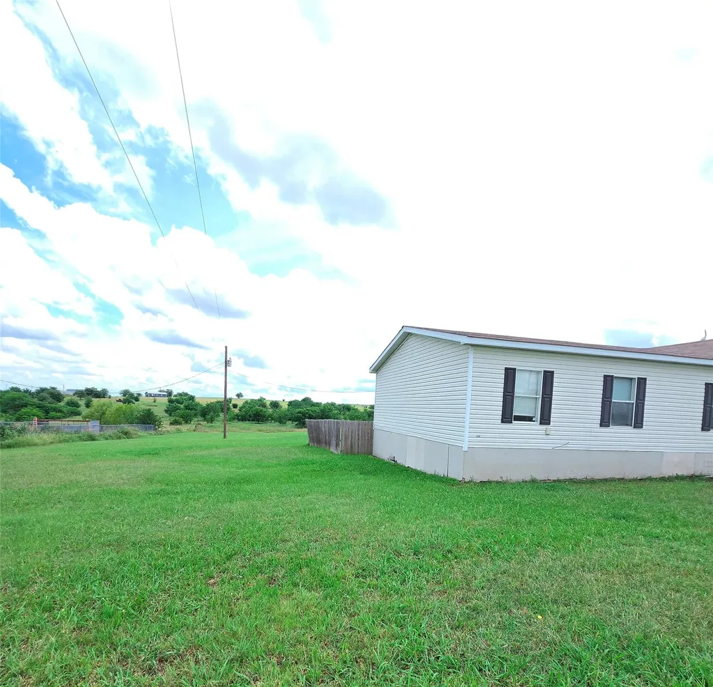 389 Hilltop Trail New Fairview TX 76078