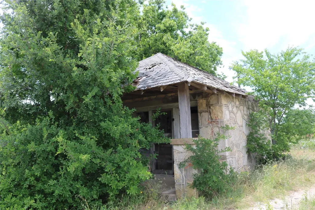 16756 E State Highway 6 Dublin TX 76446