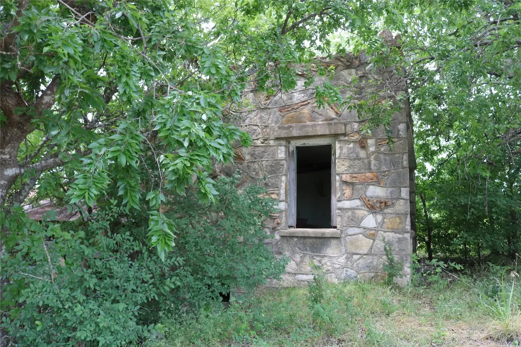 16756 E State Highway 6 Dublin TX 76446
