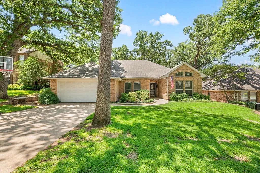 2141 N Aspenwood Drive Grapevine TX 76051