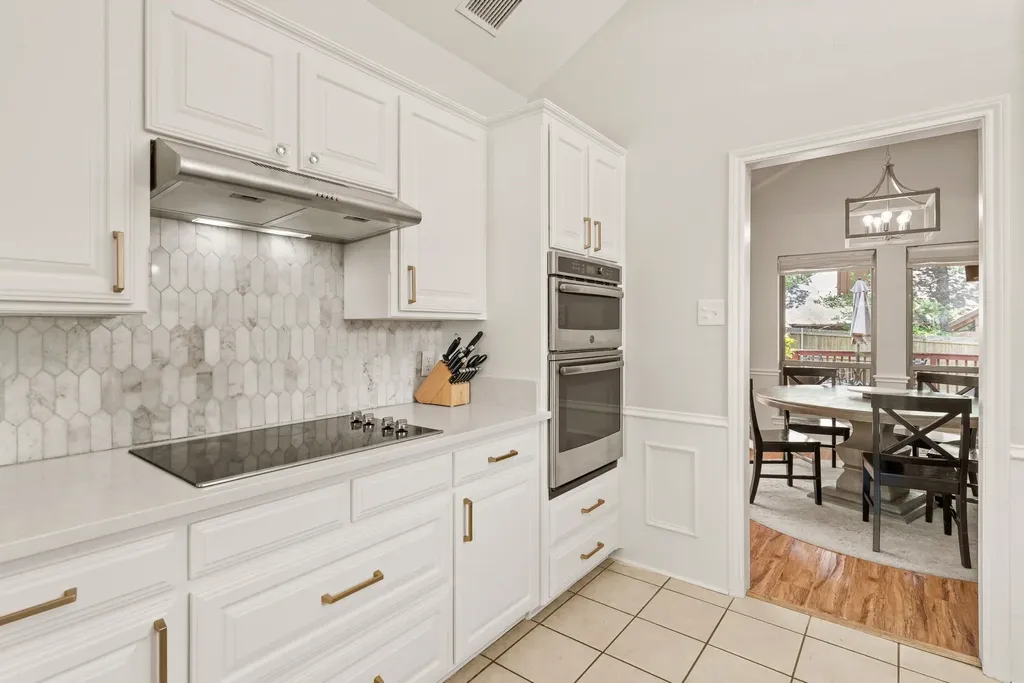2141 N Aspenwood Drive Grapevine TX 76051