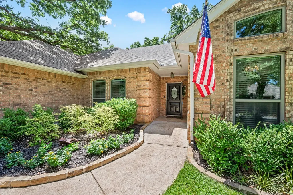 2141 N Aspenwood Drive Grapevine TX 76051