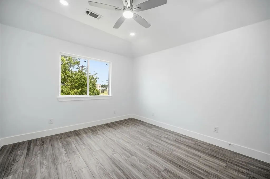 713 Exeter Street Fort Worth TX 76104
