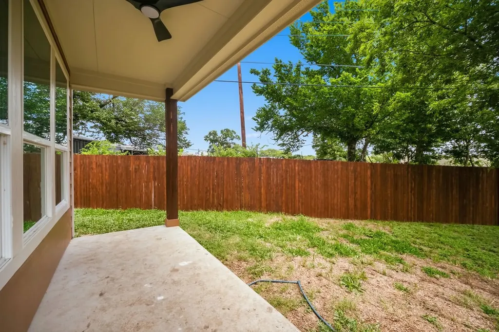 713 Exeter Street Fort Worth TX 76104