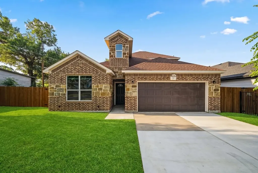 713 Exeter Street Fort Worth TX 76104