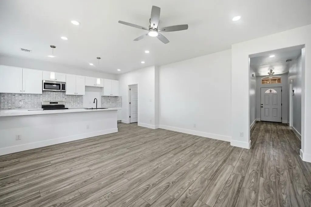 713 Exeter Street Fort Worth TX 76104
