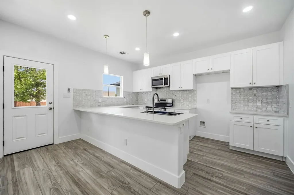 713 Exeter Street Fort Worth TX 76104