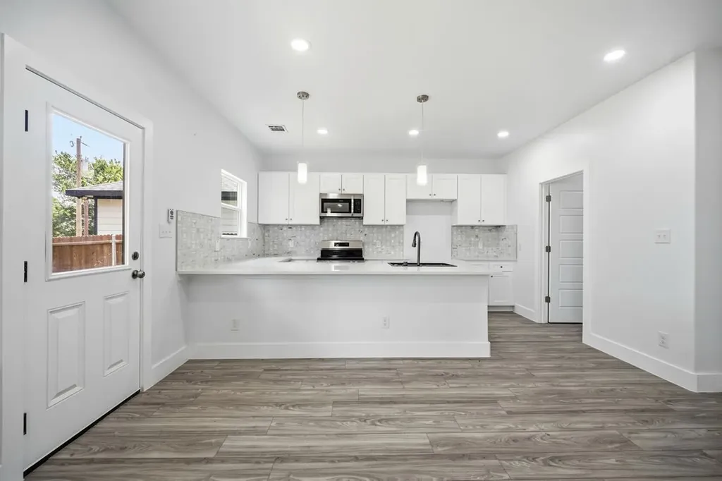 713 Exeter Street Fort Worth TX 76104