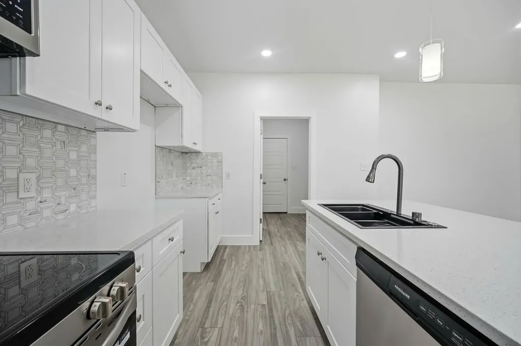 713 Exeter Street Fort Worth TX 76104