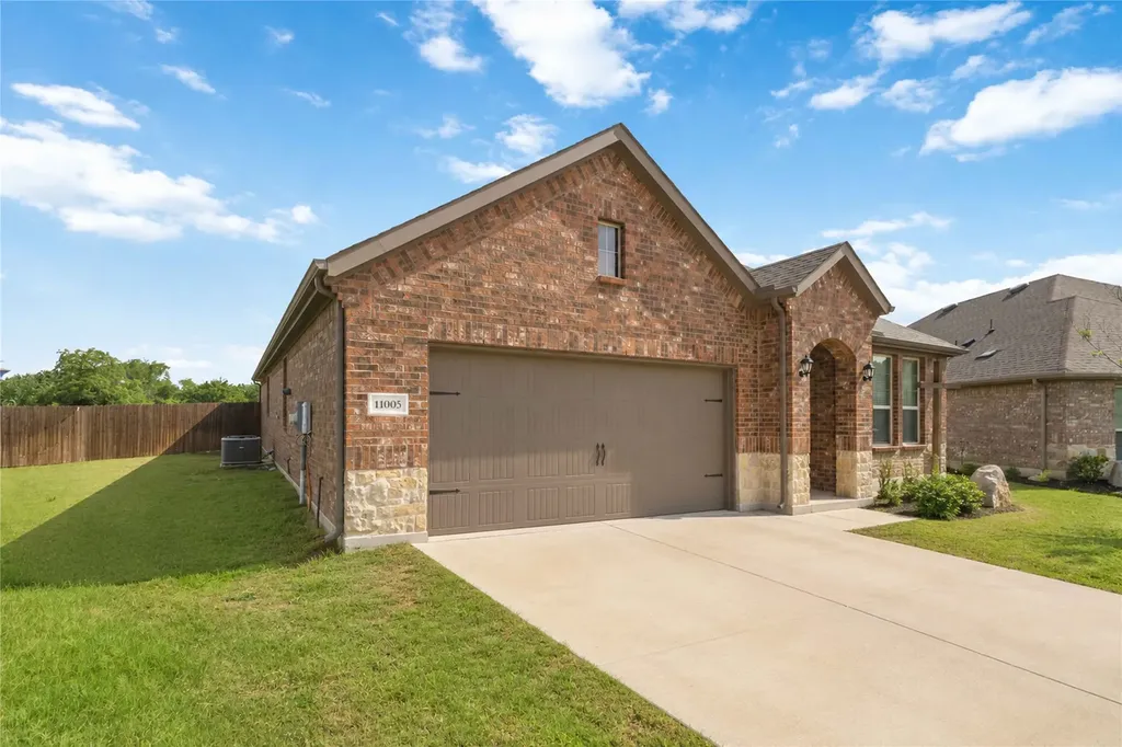 11005 Mustang Trail Aubrey TX 76227