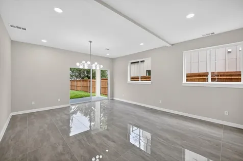 109 Rolston Road Irving TX 75060