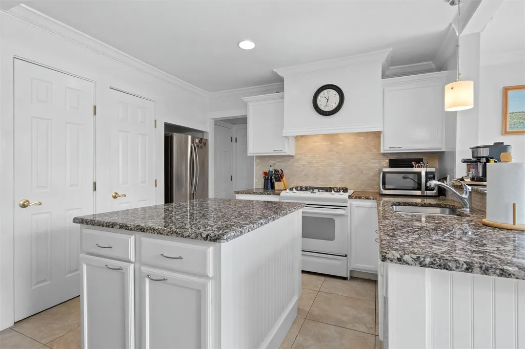 1705 Manchester Drive Arlington TX 76012