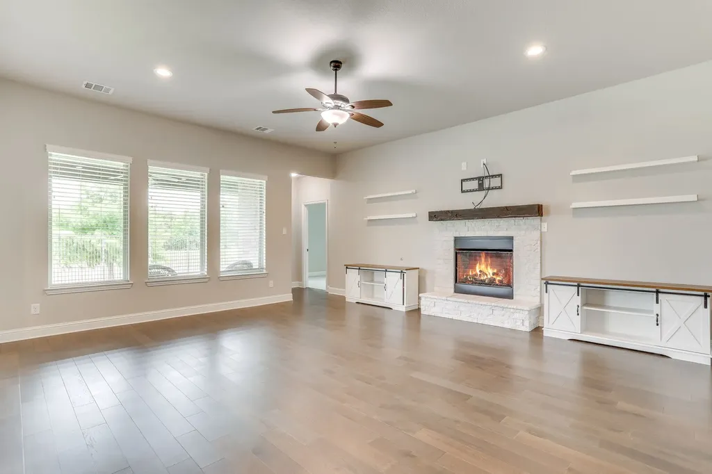 131 Hawks Ridge Trail Burleson TX 76028