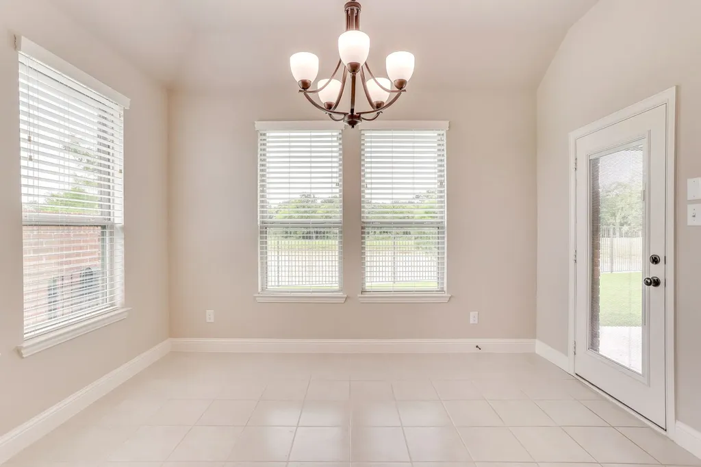 131 Hawks Ridge Trail Burleson TX 76028