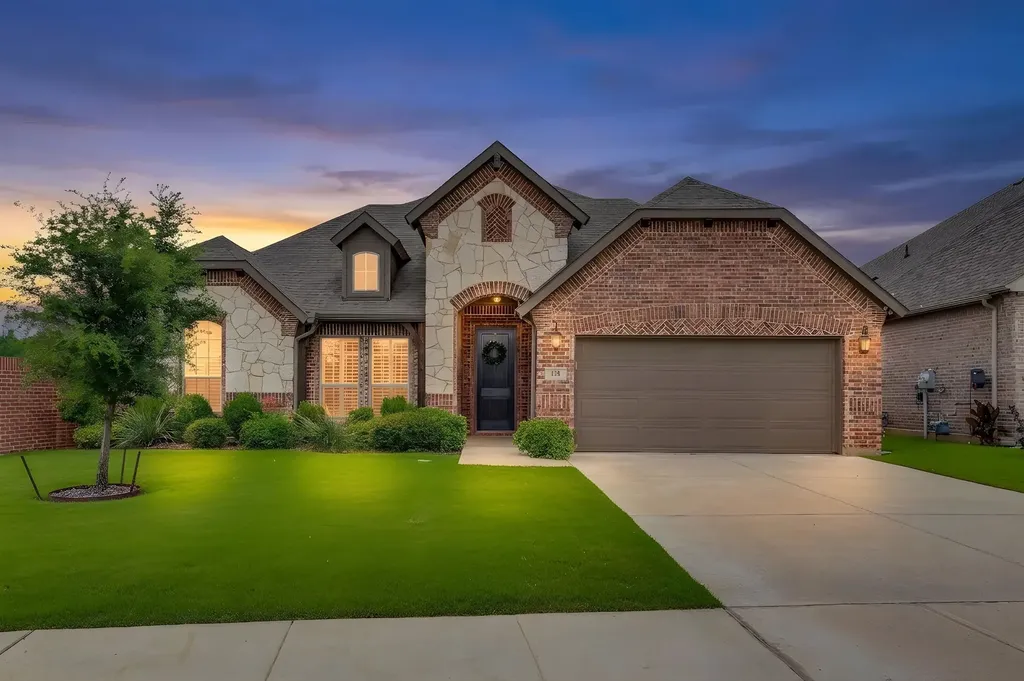 131 Hawks Ridge Trail Burleson TX 76028