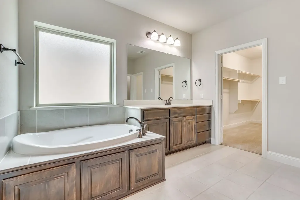 131 Hawks Ridge Trail Burleson TX 76028
