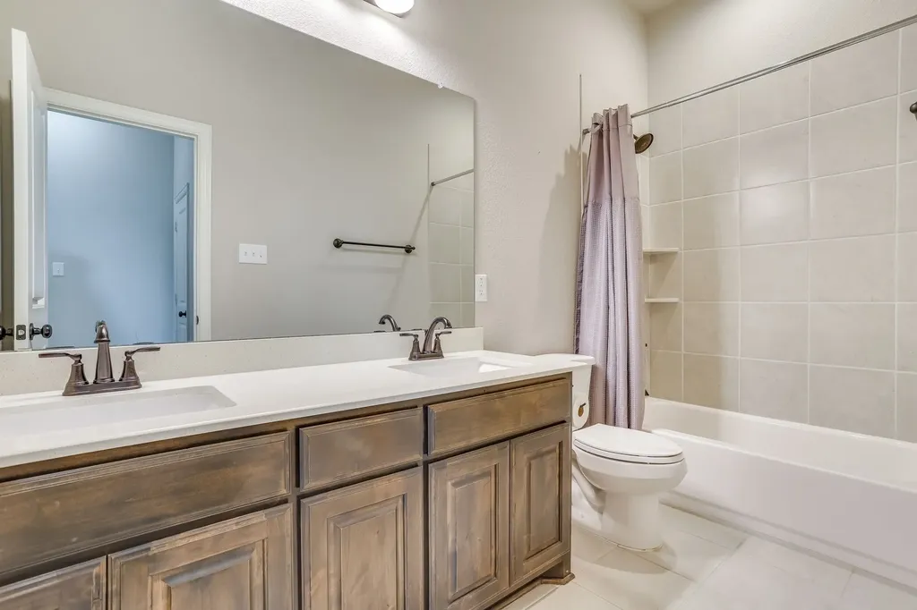 131 Hawks Ridge Trail Burleson TX 76028