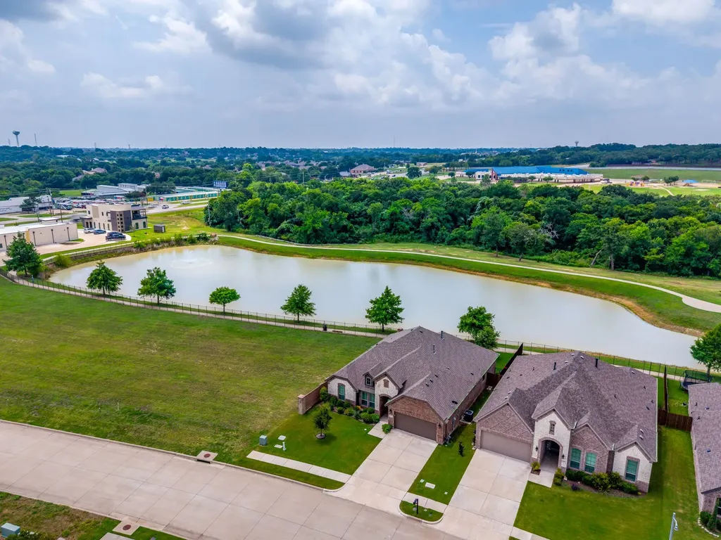 131 Hawks Ridge Trail Burleson TX 76028
