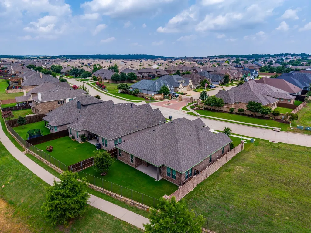 131 Hawks Ridge Trail Burleson TX 76028