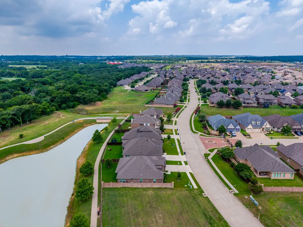 131 Hawks Ridge Trail Burleson TX 76028